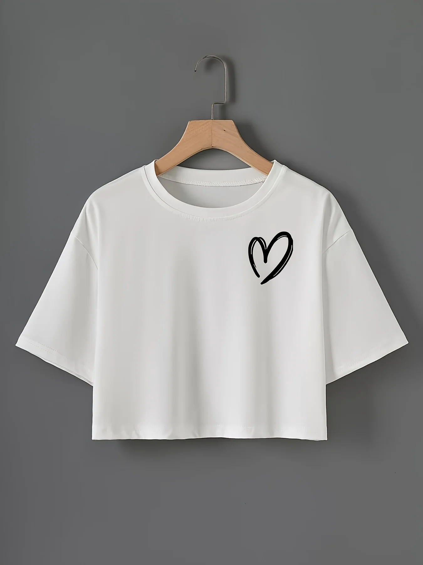 Women's Sporty Casual Short Sleeve T-Shirt Black with White Heart Design Casual Tops Tees Aesthetic Clothes Harajuk streetwear