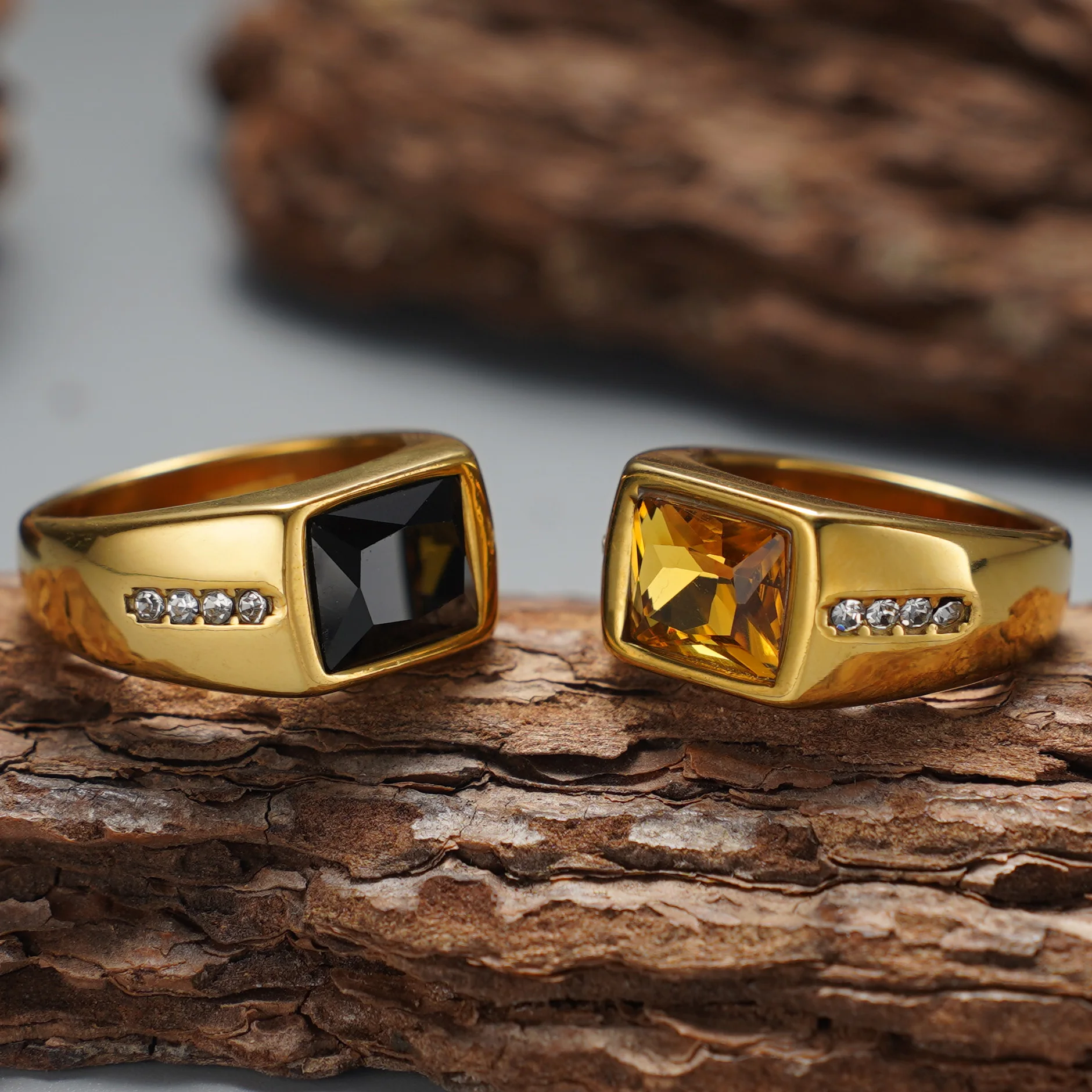 Herren Vintage Quadratischer Ring aus 316L Edelstahl mit Schwarzem Edelstein, Ideales Accessoire für Tägliches Tragen und zum Verschenken – Detail 3