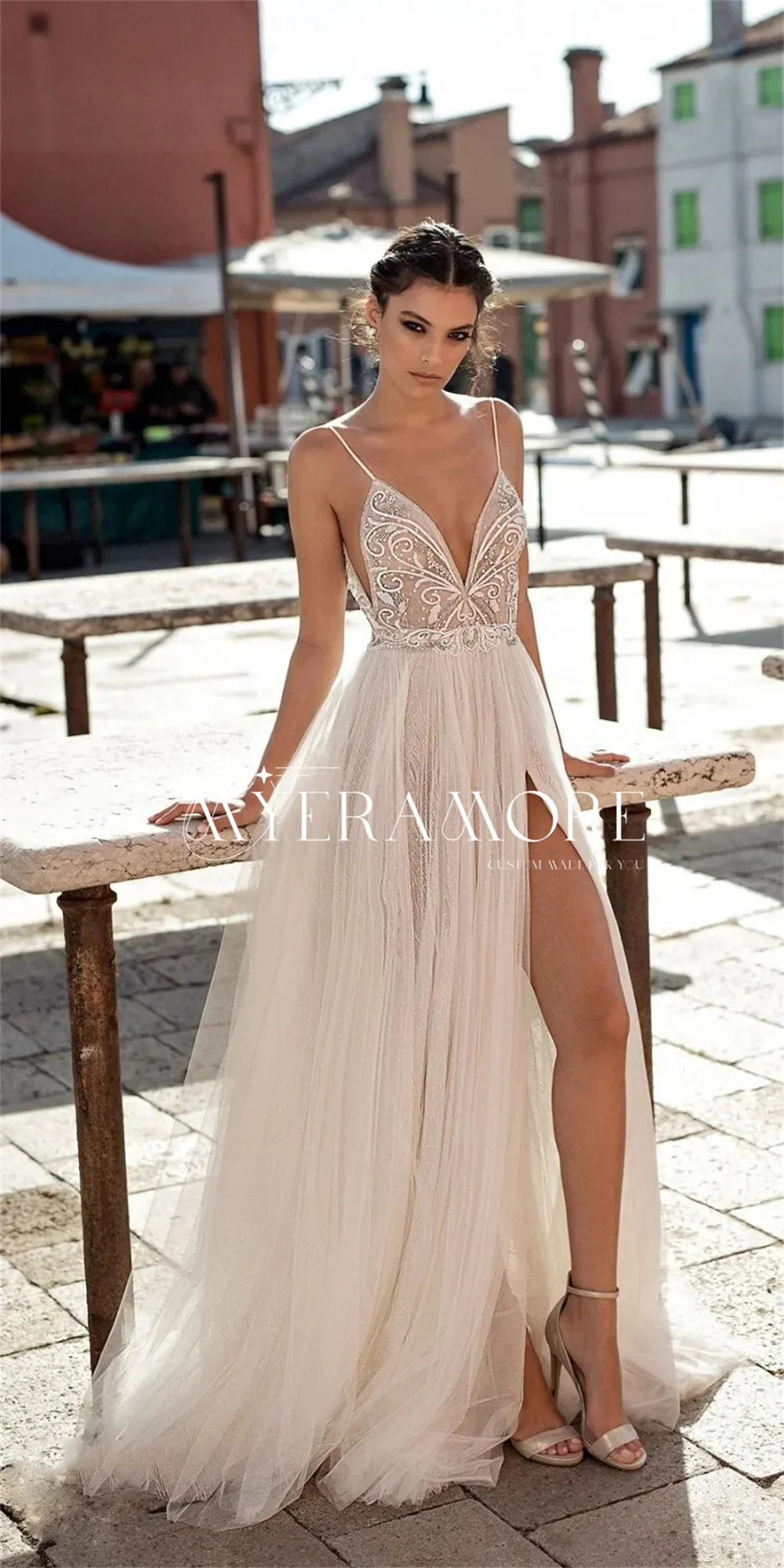 

Chic Applique Wedding Dress Spaghetti Strap A-Line Bride Gowns for 2025 Summer Beach Side Slit Elegant Bridal Party Customized