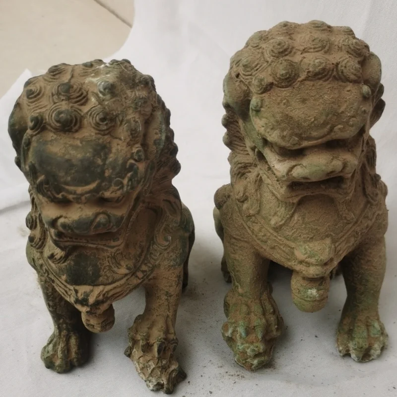 

Antique Unearthed Bronze Collection Patinaed with Earth and Patina Retro Ornament Home Single Door Lion,Please order two as a pa
