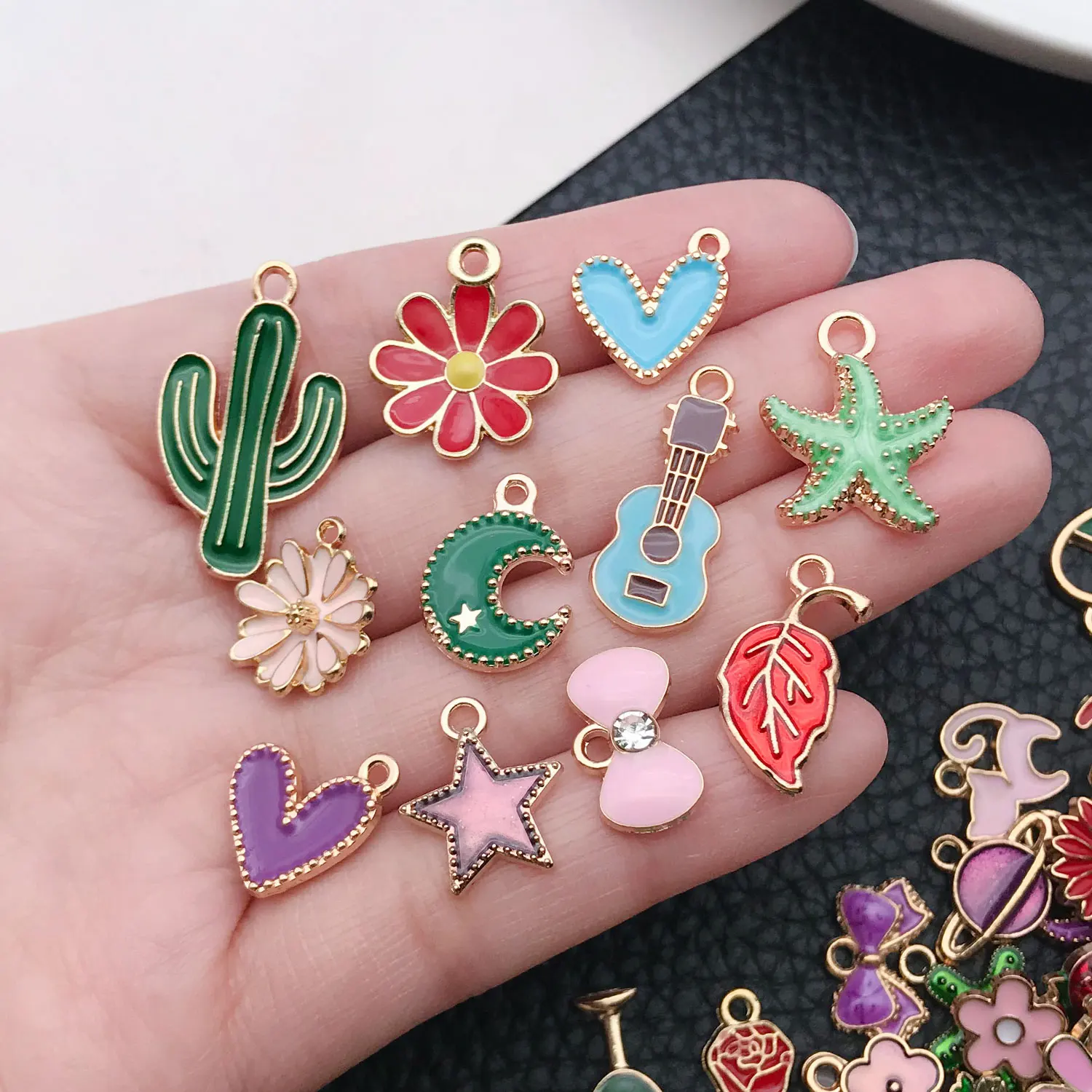 20/30/100pcs Random Mix Enamel/Drip Oil Charms For Jewelry Making Bulk Trinkets Charm Flower Heart Animal Bag DIY Pendants