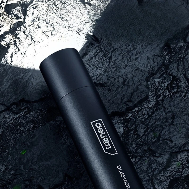 Deli Strong Light Mini Rechargeable Small Flashlight Super Strong LED Flashlight Outdoor Camping Flashlight Waterproof
