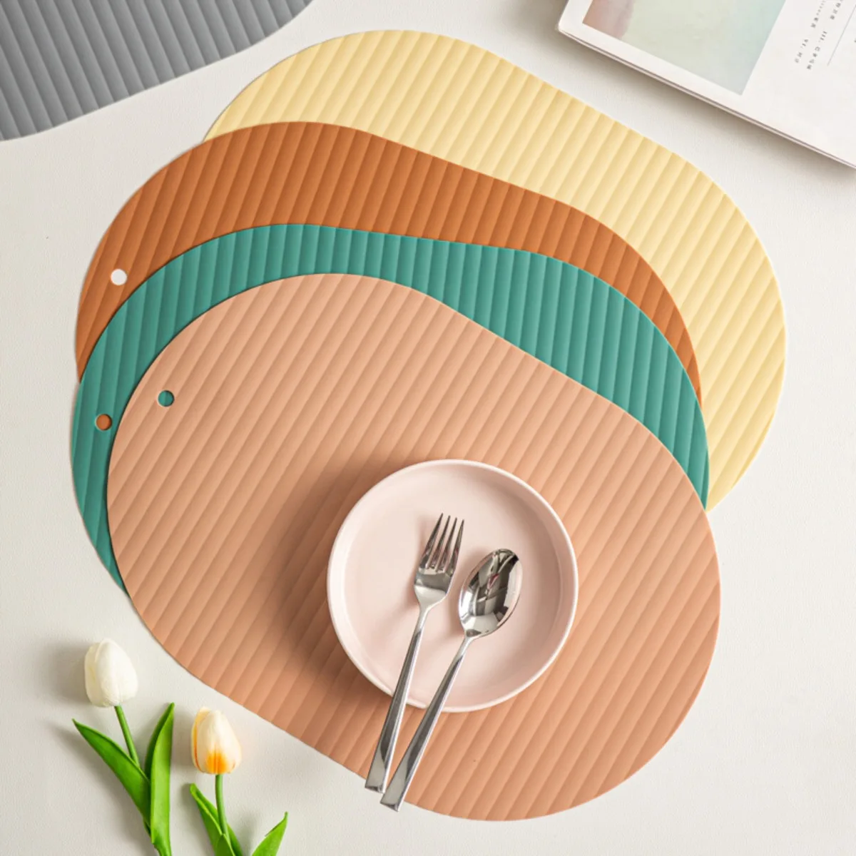 

Household circular minimalist dining mat, thermal insulation mat, silicone high temperature resistant and heat-resistant
