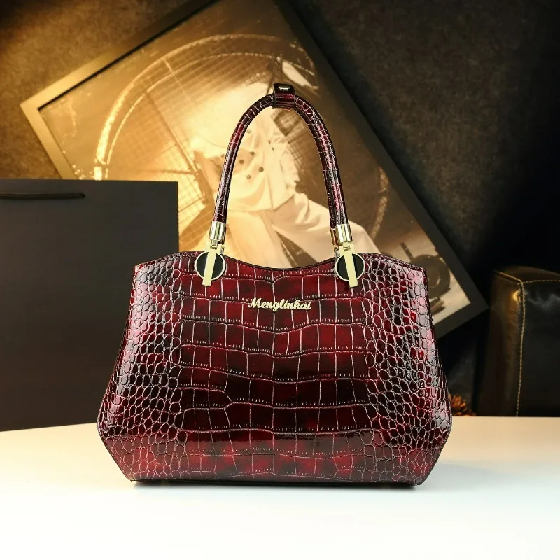 

Простая, элегантная и модная сумка через плечо на одно плечо для женщин среднего возраста и мам 2025 года.