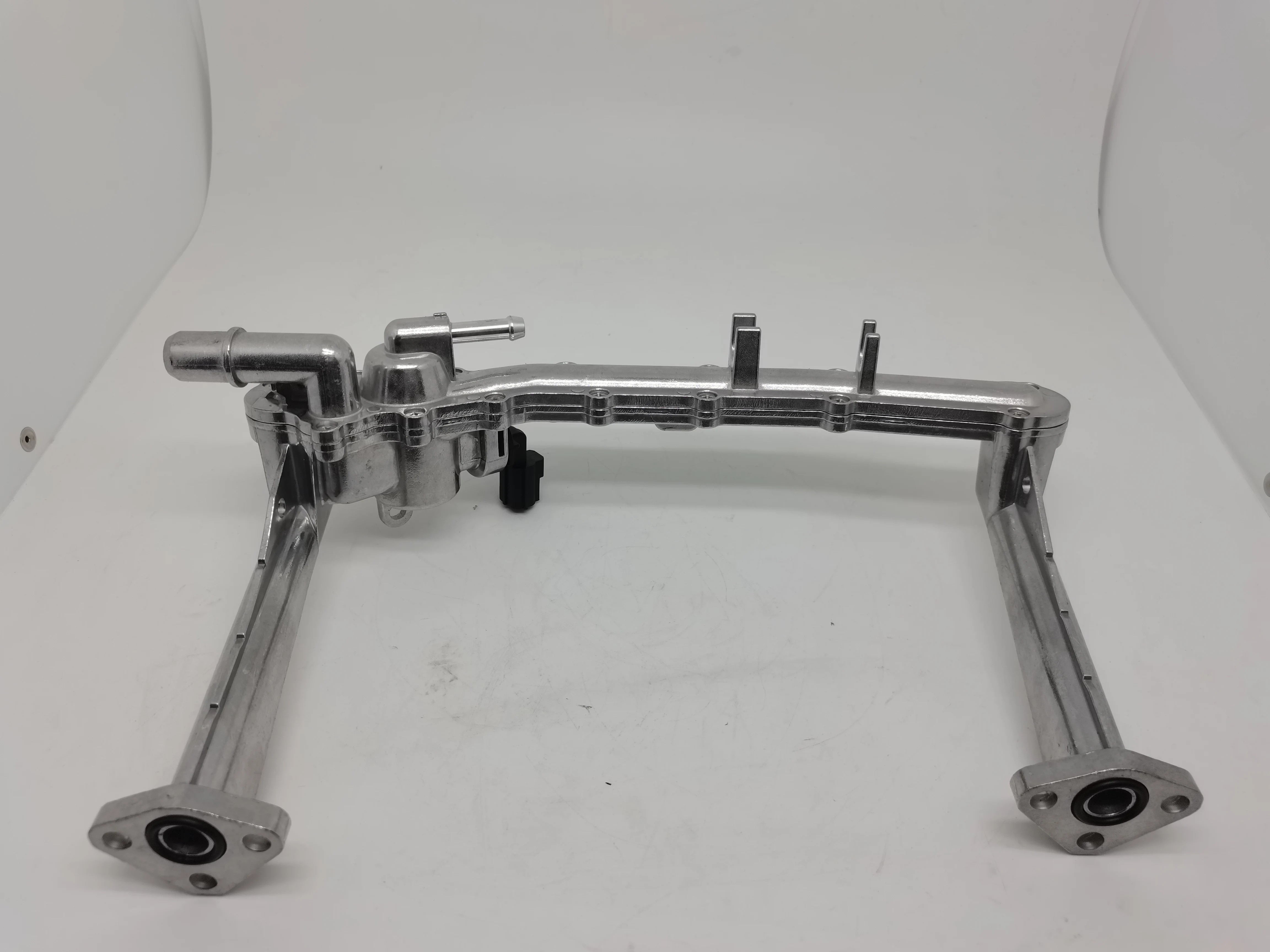 Tubo colector de calentador de manguera de agua de aluminio con Sensor para Jaguar XF XE XJ Land Rover Range Sport LR4 V6