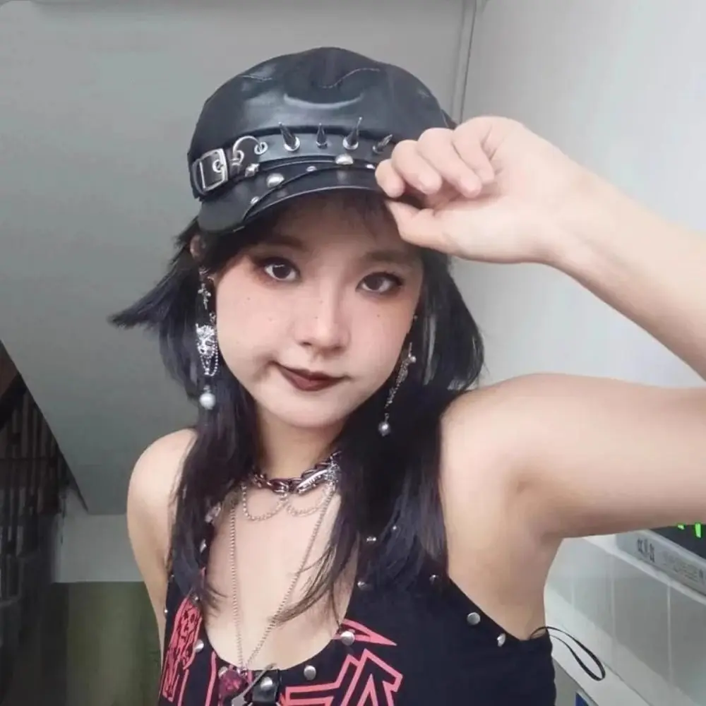 Halloween Decoration PU Leather Rivet Punk Cap Dark Retro Lolita Cool Gothic Spike Cap Beret Hat Black Painter Hat Hip Pop Cap