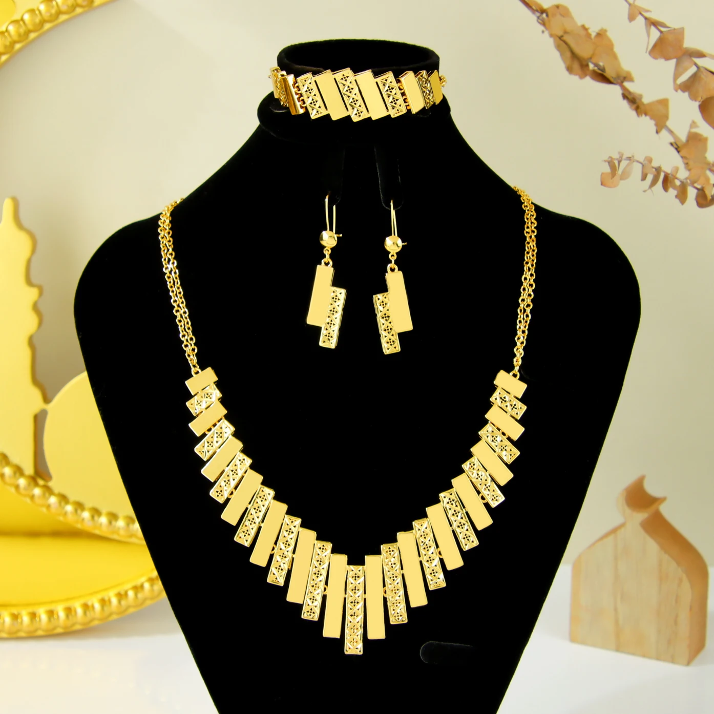 Dubai Mode-Schmuckset 24k Vergoldet Arabisches Unregelmäßiges Geometrisches Halsketten-Armband-Ohrringe-Set Nahost Damen Vintage-Schmuck – Detail 5