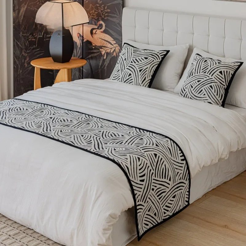 Premium Abstract Geometric Jacquard Bed Runner Modern Black and White Retro Luxury Bed Cover High Quality Texture Bed End Home