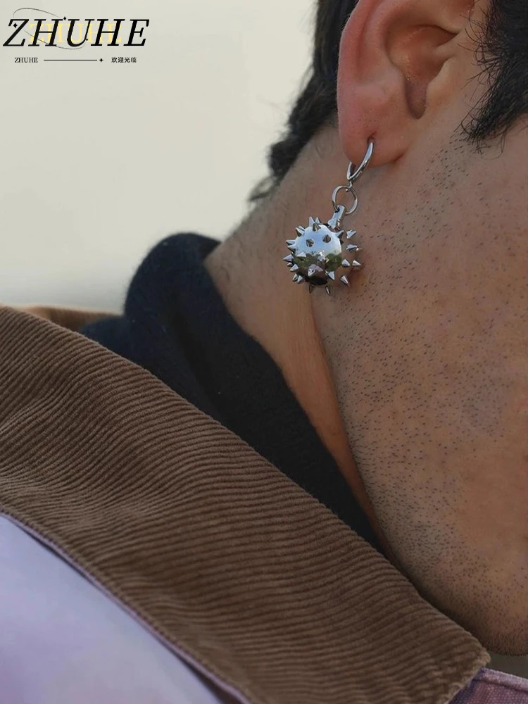 

Gothic Rivet Meteor Hammer Earrings, Made Of Copper, Are A Niche And Fashionable Design For Both Men And Women