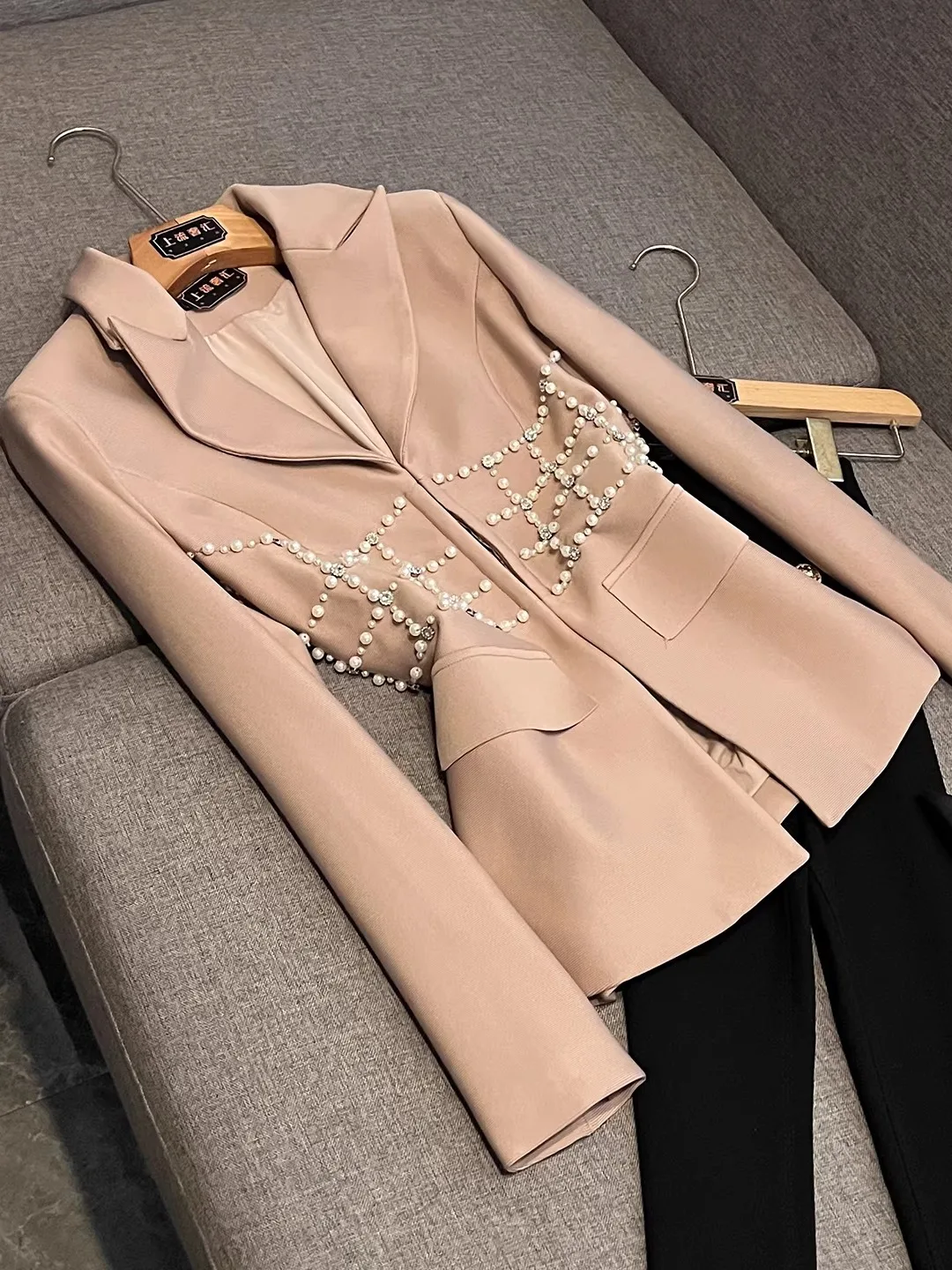 

Ele Women's Tailored Jaet Heavy Embellied Waist-Cinching Quali Embroidery Diamond Belted Winter Faion Z205