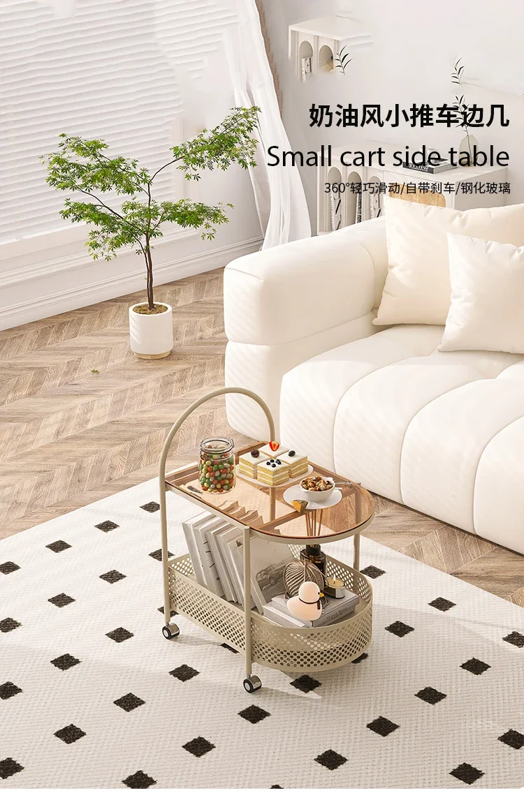 عدد قليل من عربات الإضافية وطاولة قهوة صغيرة فاخرة خفيفة على جانب الأريكة وأرفف زاوية قابلة للإزالة والجانب #1