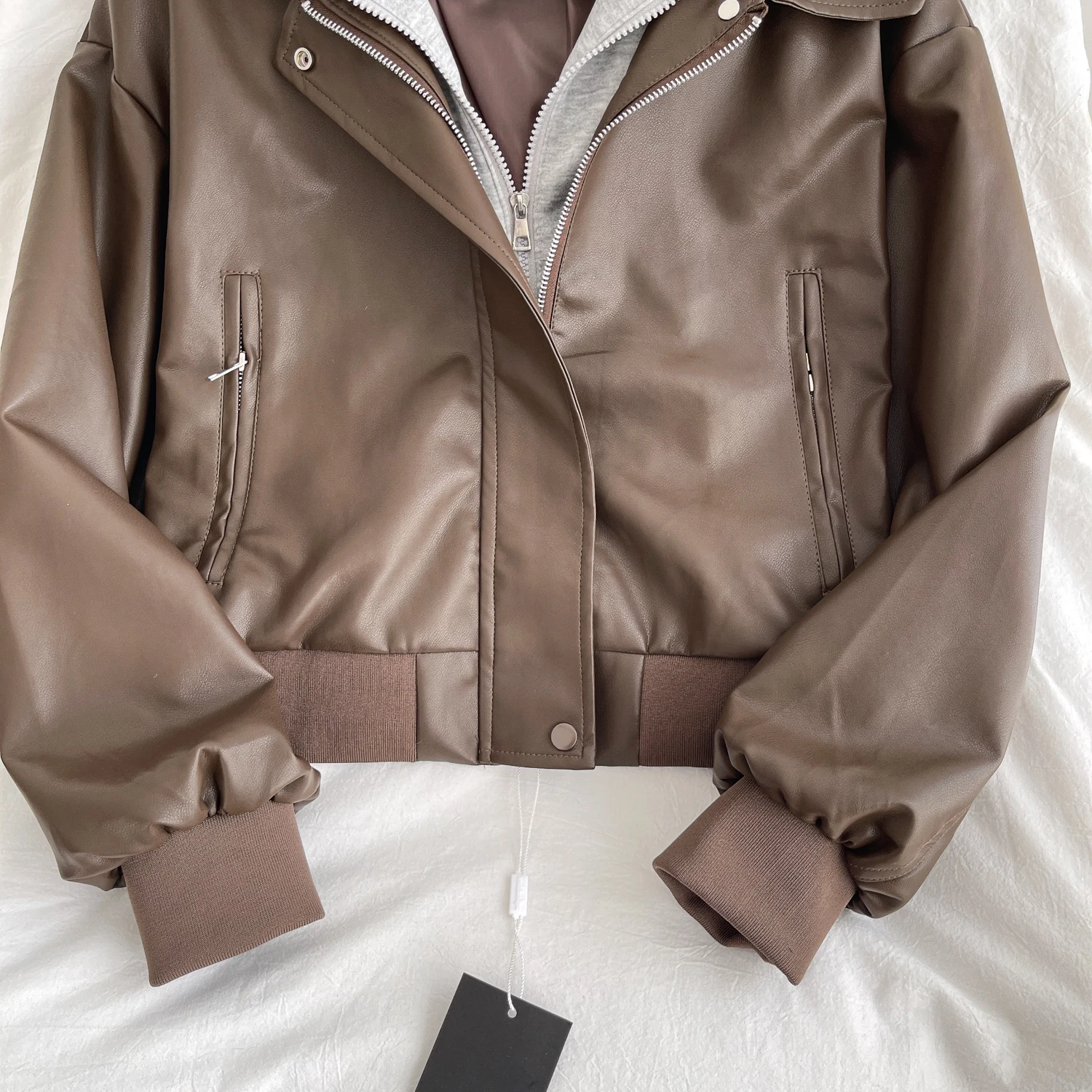 Clothland المرأة خمر مقنعين بولي Leather سترة جلدية المرقعة كم طويل الإناث الرجعية معاطف غير رسمية Mujer CB211