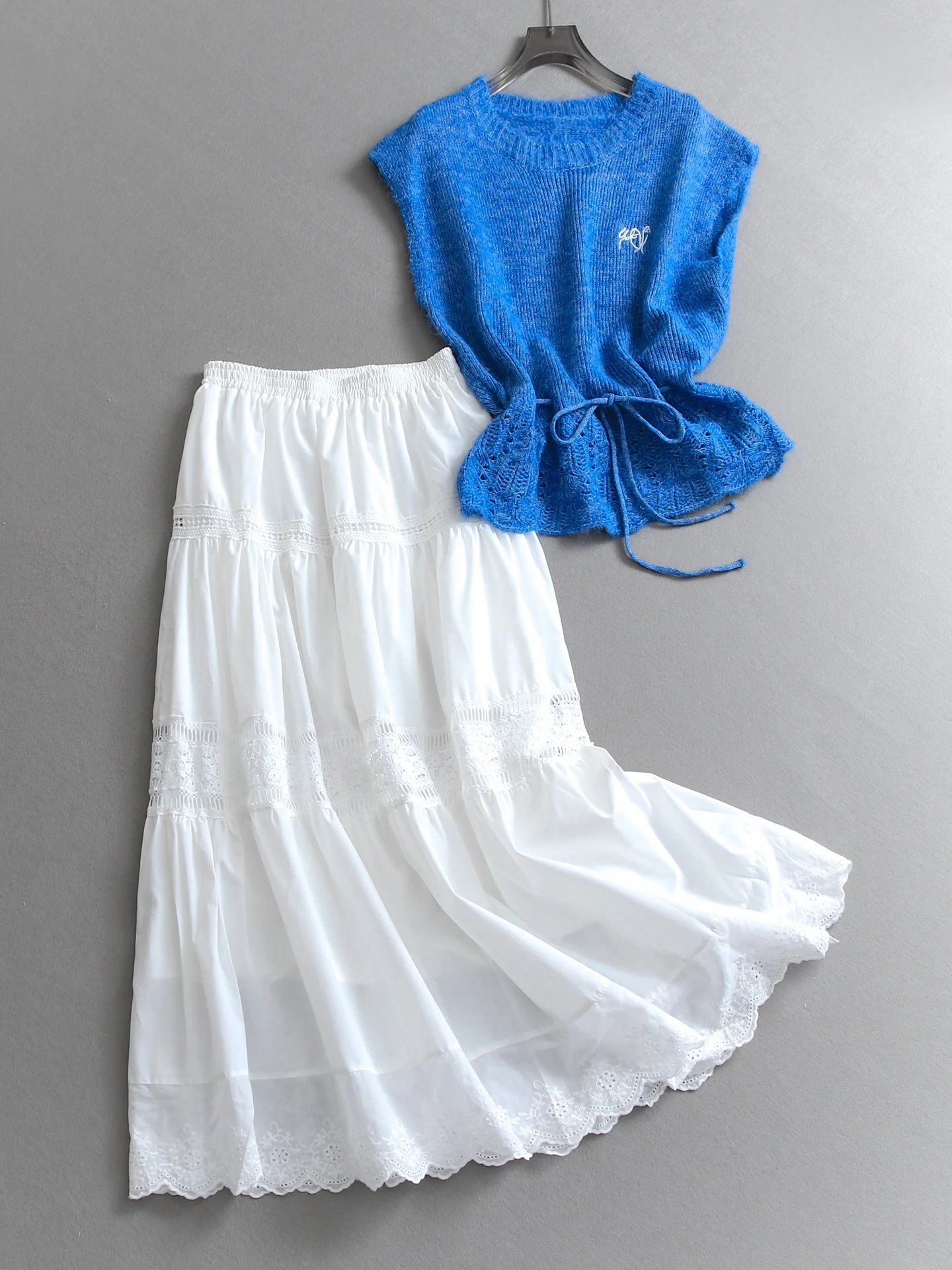 

Embroidered Lace Splice Hollow out Sleeveless Knitted Top And Skirt Set Women's Fashion High Waist round Neck No Brand R844
