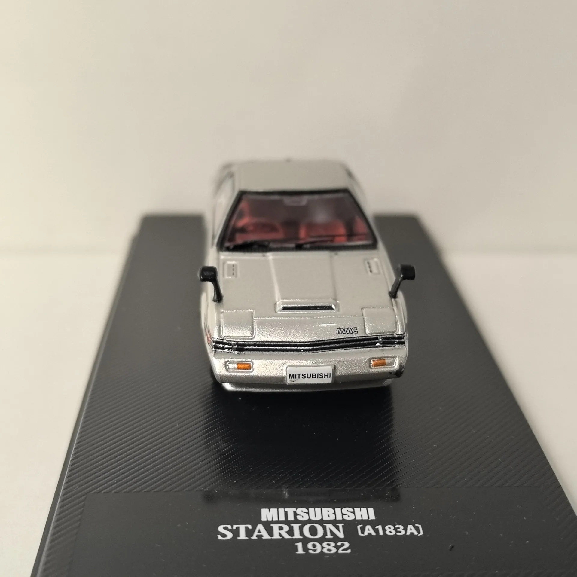 دييكاست DEA 1/64 مقياس MITSUBISHI STARION 1982 ميتسوبيشي سبيكة سيارة نموذج تحصيل لعبة هدية تذكارية عرض حلية