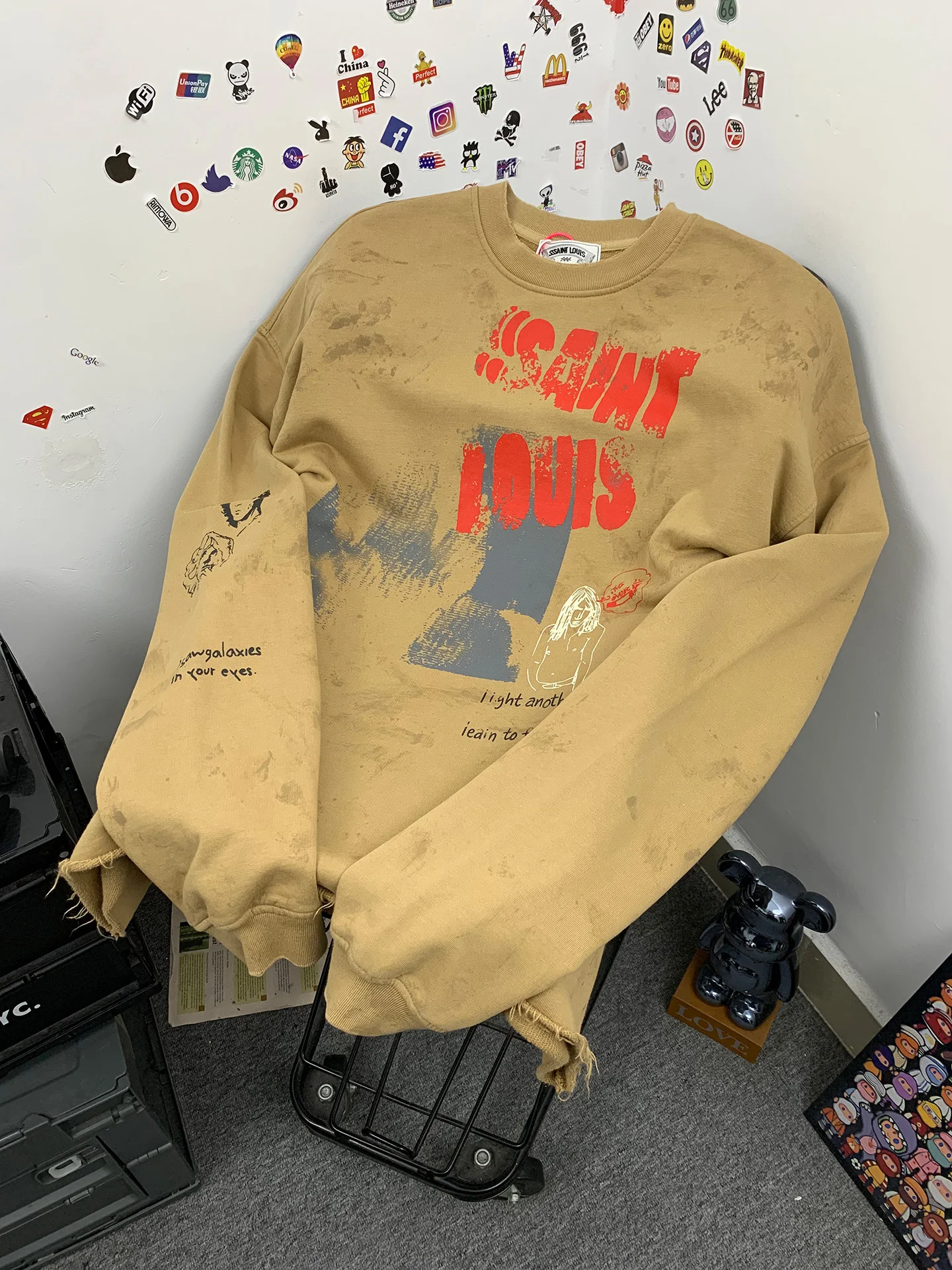 Red Text Logo Flame Letter Print round Neck Sweatshirt Men's Loose Vintage Top Trendy Cotton Long Sleeve Punk Style Casual Wear