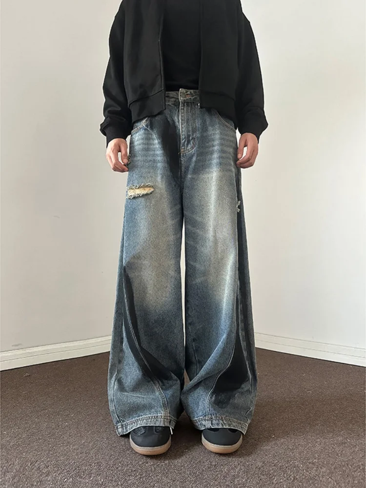 

Мужские рваные джинсы прямого кроя, широкие брюки, модные драпированные брюки с микро-клешем в стиле High Street, осенние трендовые брендовые джинсы