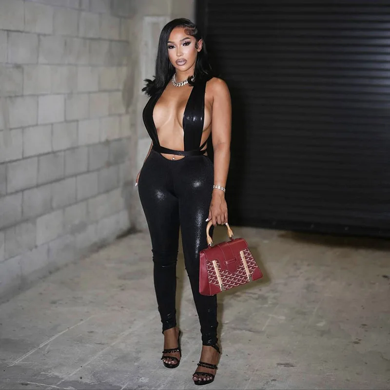 บอดี้สูทตาข่ายประดับเพชร ผ้าซาตินเนื้อนุ่มบางเบา ระบายอากาศได้ดี สวมใส่สบาย ยืดหยุ่น เรียบง่าย เหมาะสำหรับใส่เป็นชุดชั้นใน