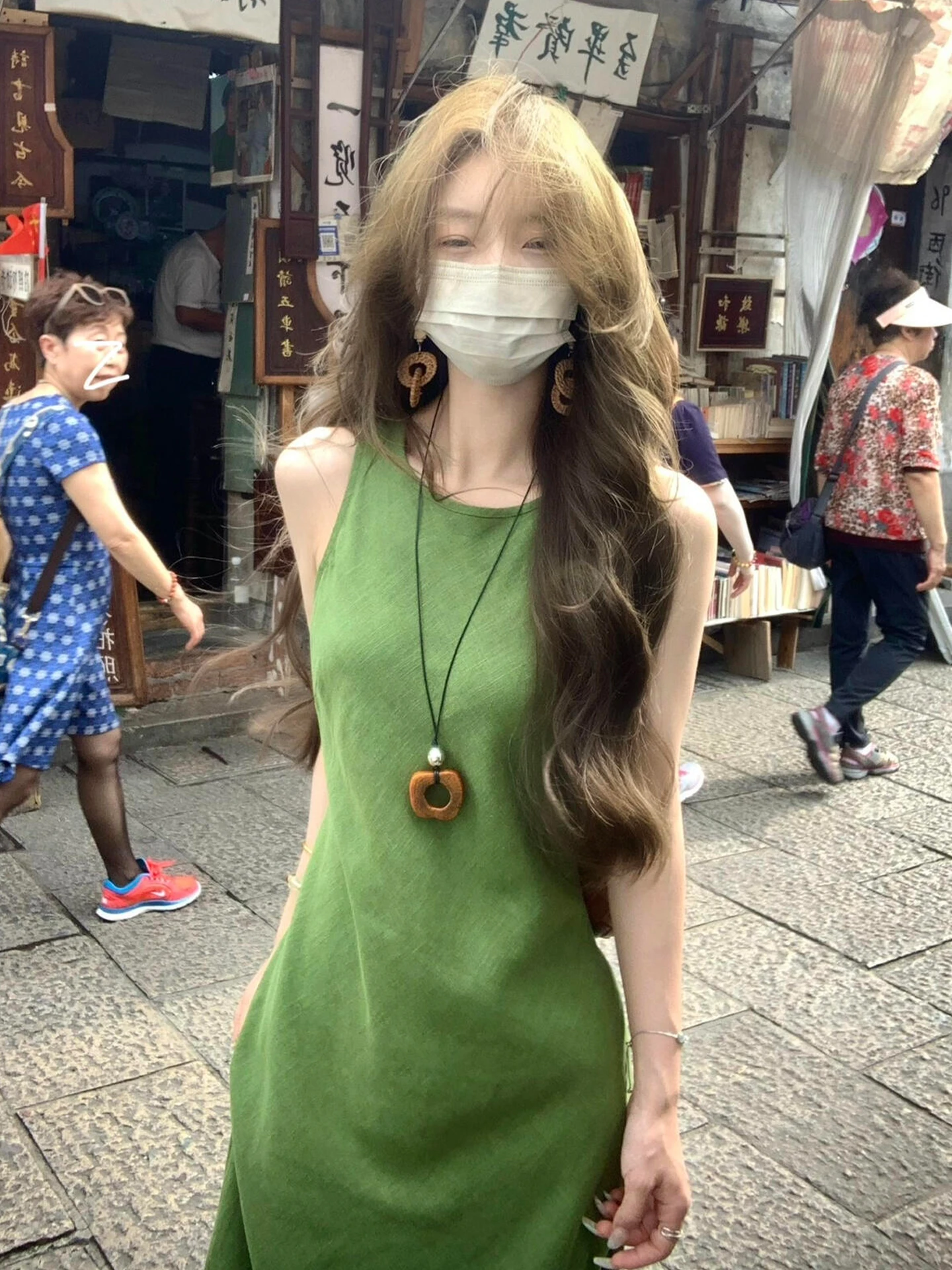 2025 New Green Camisole Vest Dress Women's Summer Seaside Vacation Style Temperament Waist Cinching French Style Long Skirt