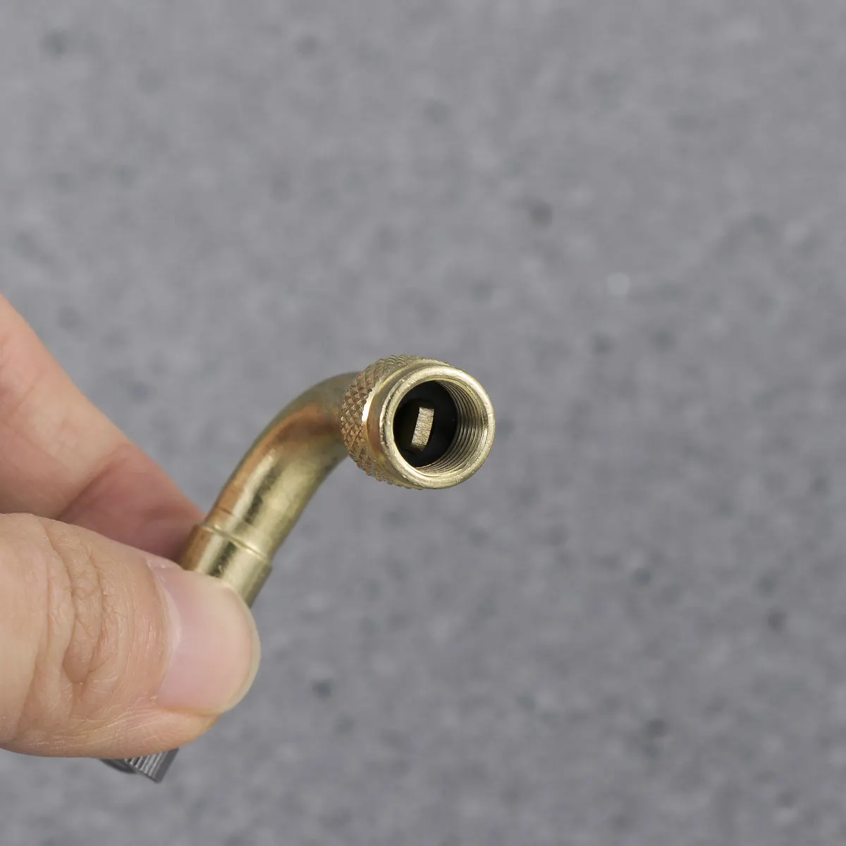 2Pcs Brass Valve Connector 90 Degree Bend Tyre Extension Adapter Easy Inflate for Car Motorcycle Truck Bike Tyre Adapter