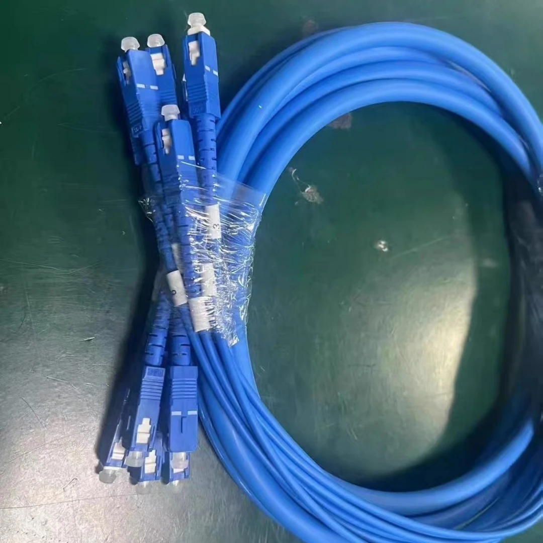 

оптоволоконный патчкокор, бронированный 8,0 мм, 4 ядра, 1 м2 м3 м5 м10 м15 м20 м 4C LC SC FC ST APC SM, перемычка с защитой от храпа, удлинитель оптического волокна для улицы