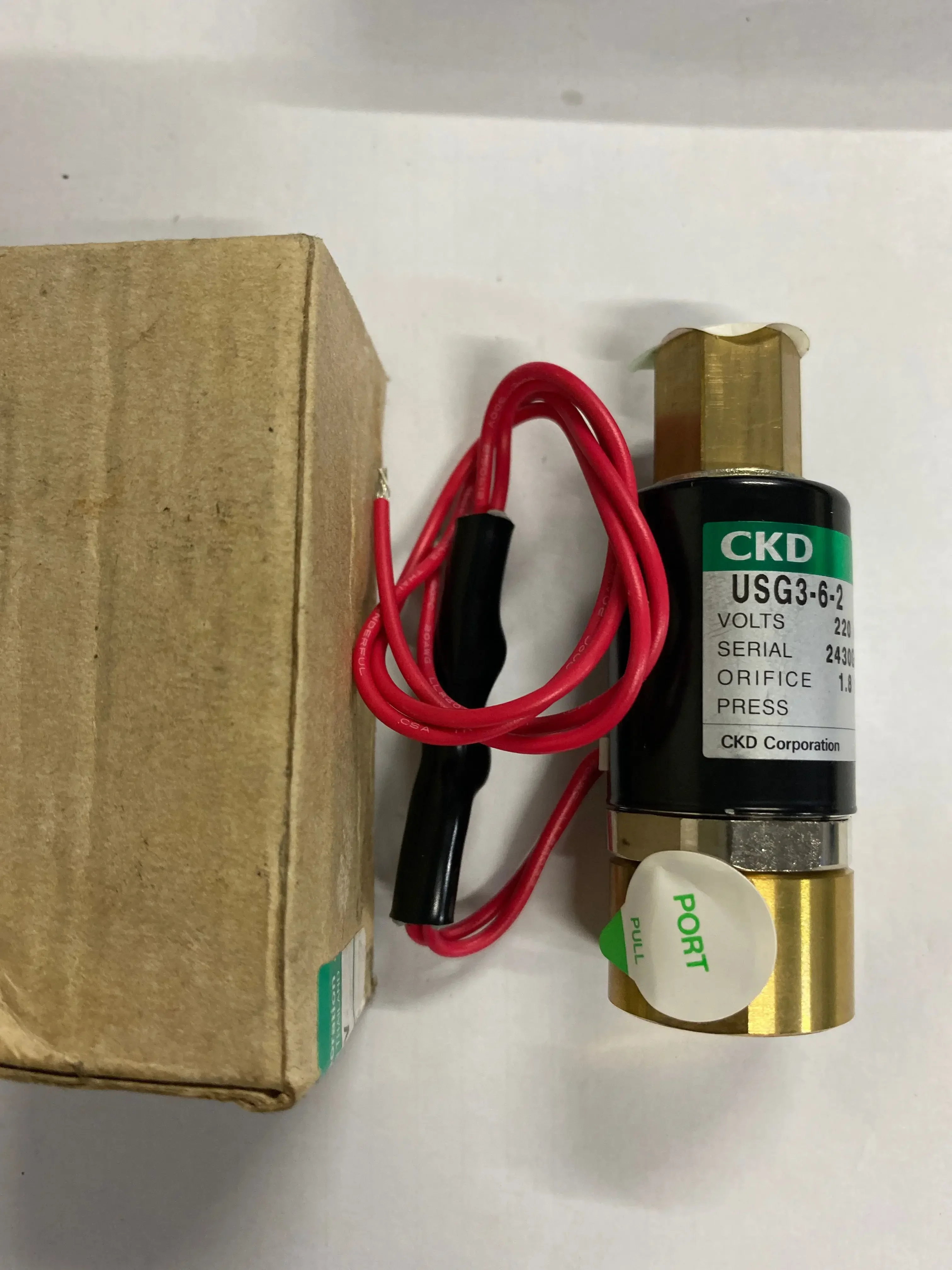 

Трехходовой электромагнитный клапан Японии CKD USG3-6-2-AC220