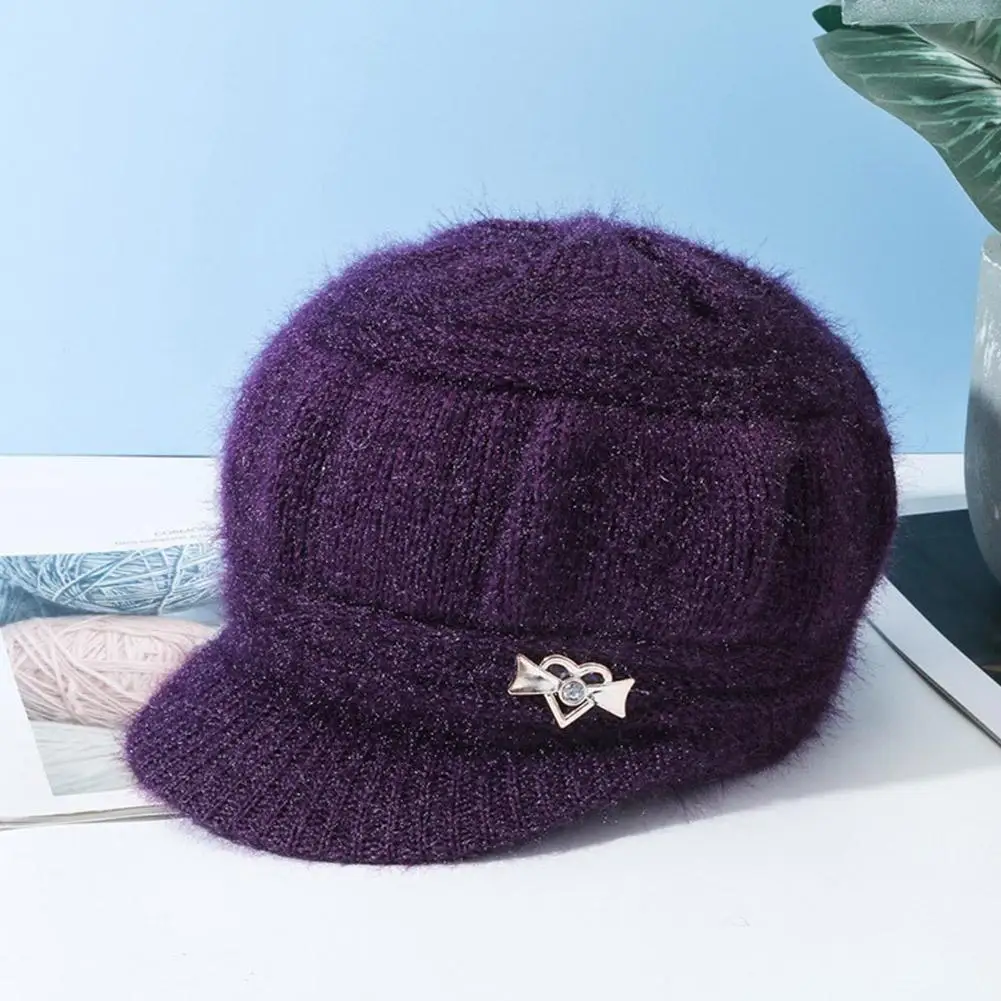 หมวกเบเร่ต์หนานุ่มสำหรับผู้หญิง แฟชั่นอเนกประสงค์ หมวกคุณแม่ กันลม อุ่นสบาย สไตล์เรโทร หมวกไหมพรมแฟชั่นผู้หญิง 1 ชิ้น
