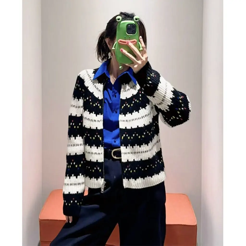 

Women's Pure Wool Knitted Sweater round Neck Zipper Cardigan Polka Dot Jacquard Fair Isle Design Autumn Winter Fashion