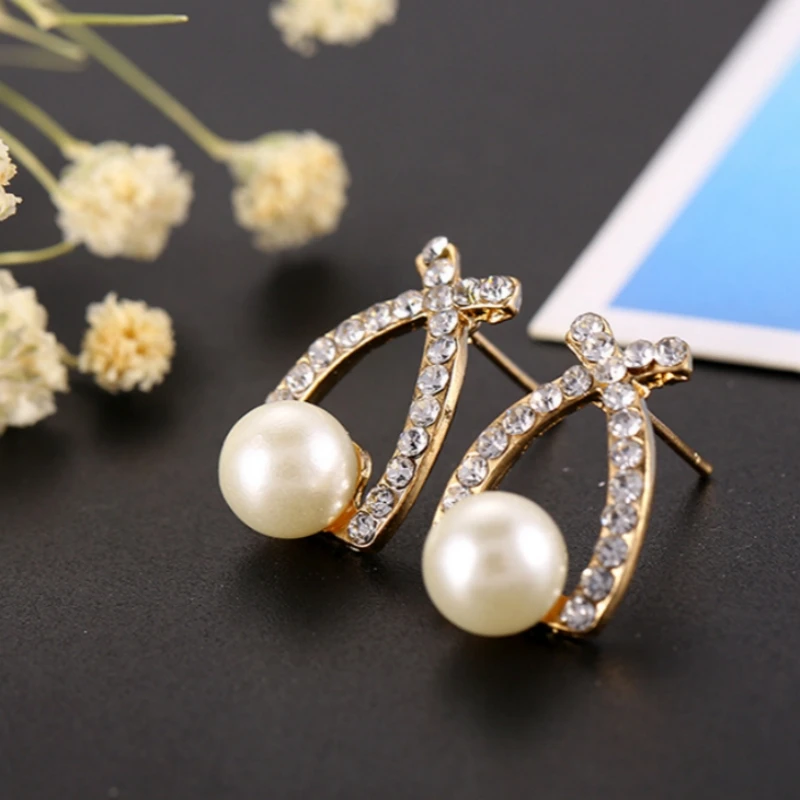 Korean version of the high-grade crossover fashion imitation pearl earrings lady jewelry shiny Fangzuan Free shipping