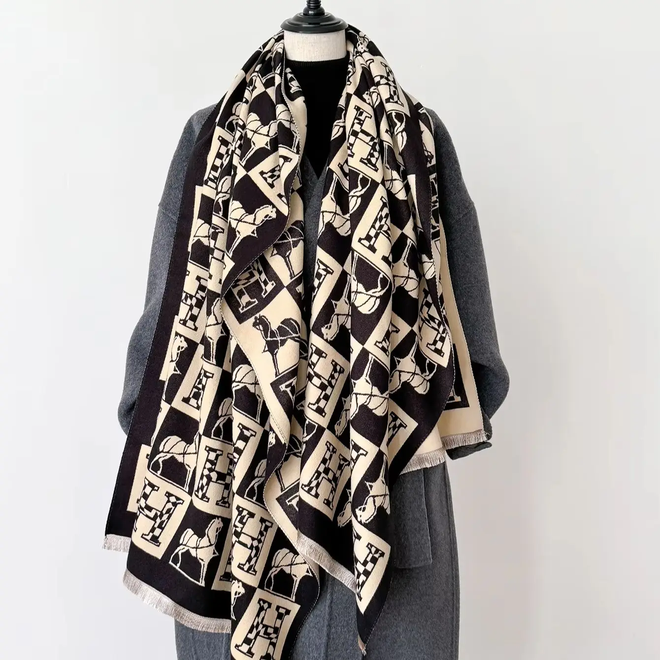 

Элегантный женский осенне-зимний толстый теплый двухсторонний шаль из пашмины с буквами и кисточками, морозостойкий ветрозащитный шарф-одеяло