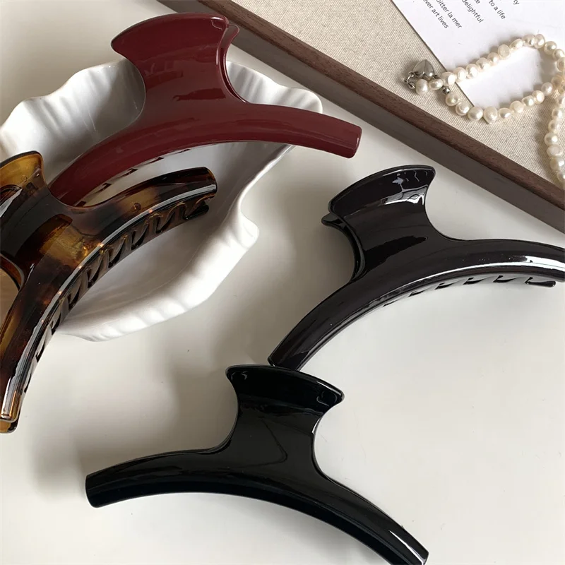 Extra Large Elegant Hair Claw Clip Arc Geometric Shark Clip Hair Clamps Grab Simple Vintage Women Hair Accessories