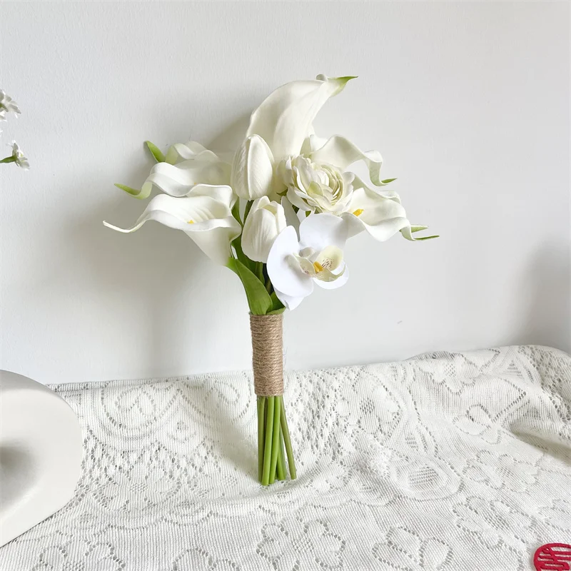 2023 New Wedding Accessories Pure White Tulip with Callas Small Bridesmaid Bouquet for Wedding Days Ramo de boda de novia