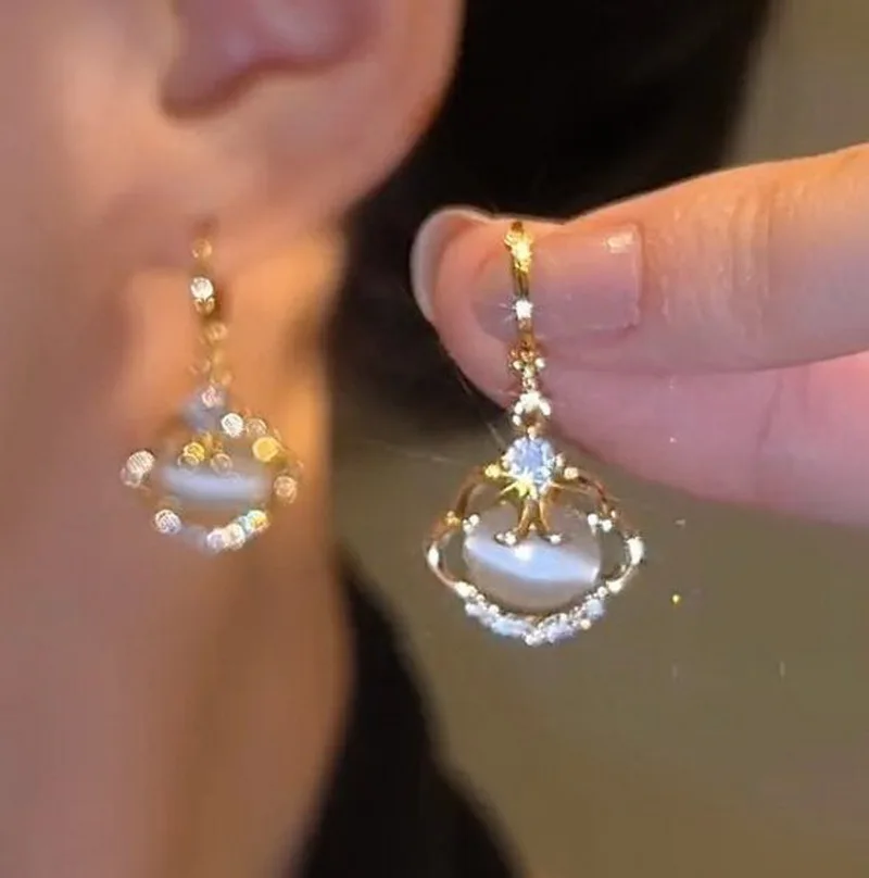 Nowe luksusowe cyrkonowe kolczyki w kształcie kropli wody dla kobiet koreańska moda Rhinestone opalowy kwiat geometryczny kolczyk dziewczyna niezwykła biżuteria