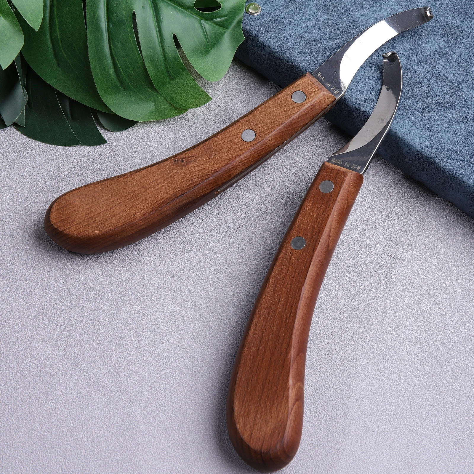 Horseshoe Knife Cattle And Sheep Hoof Trimmer Stainless Steel Left And Right Hand Design Horseshoe Cutting With Wooden Handle