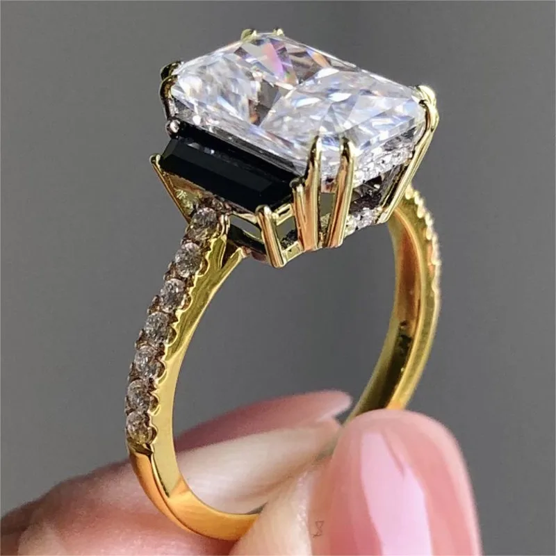 

Jianjie Light Luxury Women's White Rectangle Cut Zirconia Rings Shining Dainty Ladys Party Gift Tail Ring Accessories Tide