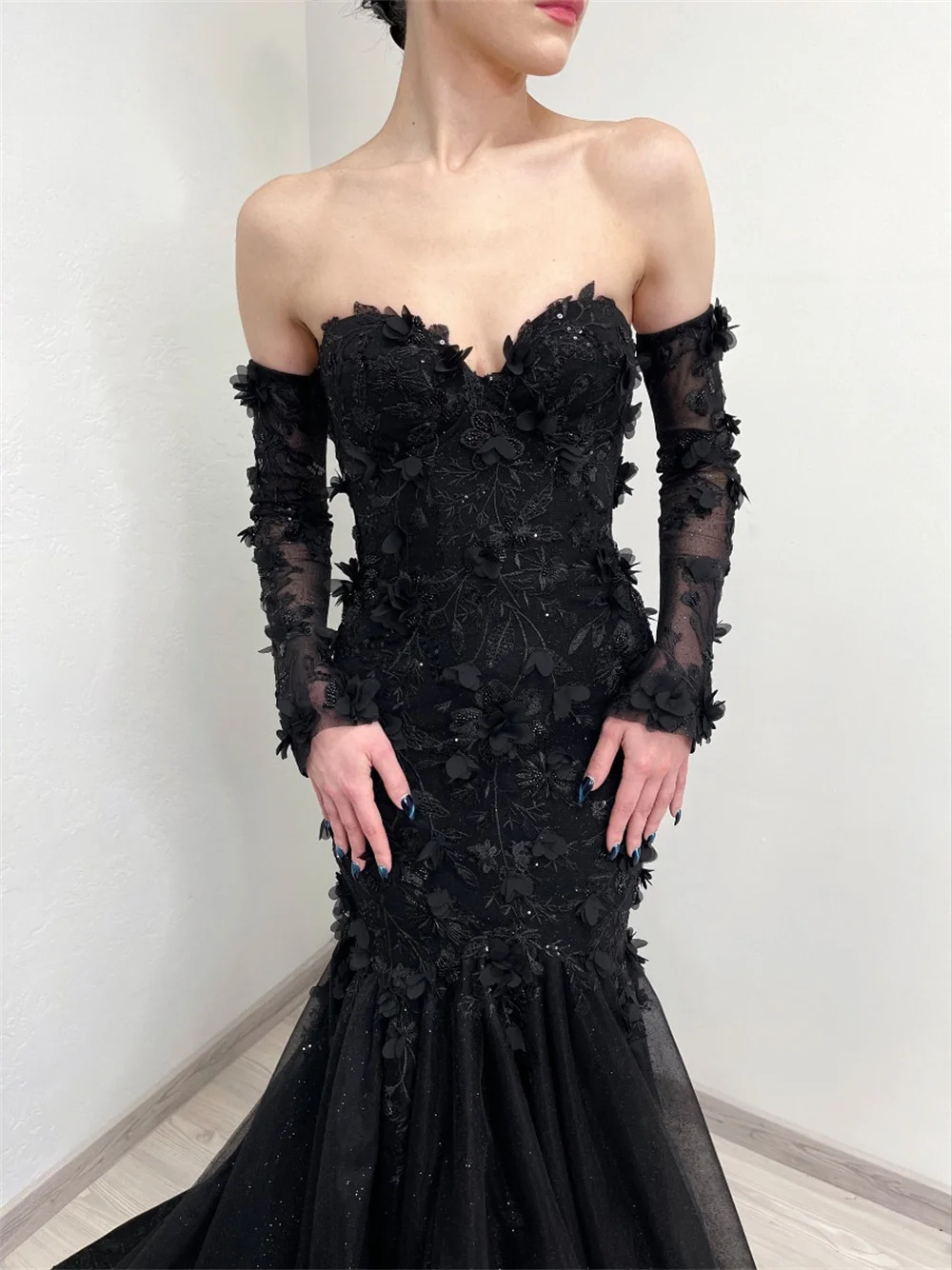 طوكيو مخصص الأسود قبالة الكتف فساتين الزفاف انفصال الأكمام الدانتيل متابعة ثوب الزفاف قطار المحكمة حورية البحر ثوب الزفاف