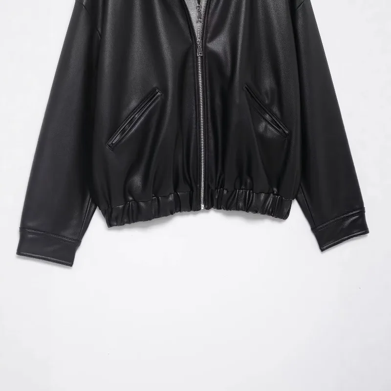 سترات نسائية أساسية من جلد البولي يوريثان الصناعي مع غطاء للرأس وجيوب كبيرة الحجم وسحاب للدراجات النارية معطف أسود ملابس الشارع الشهير للسيدات