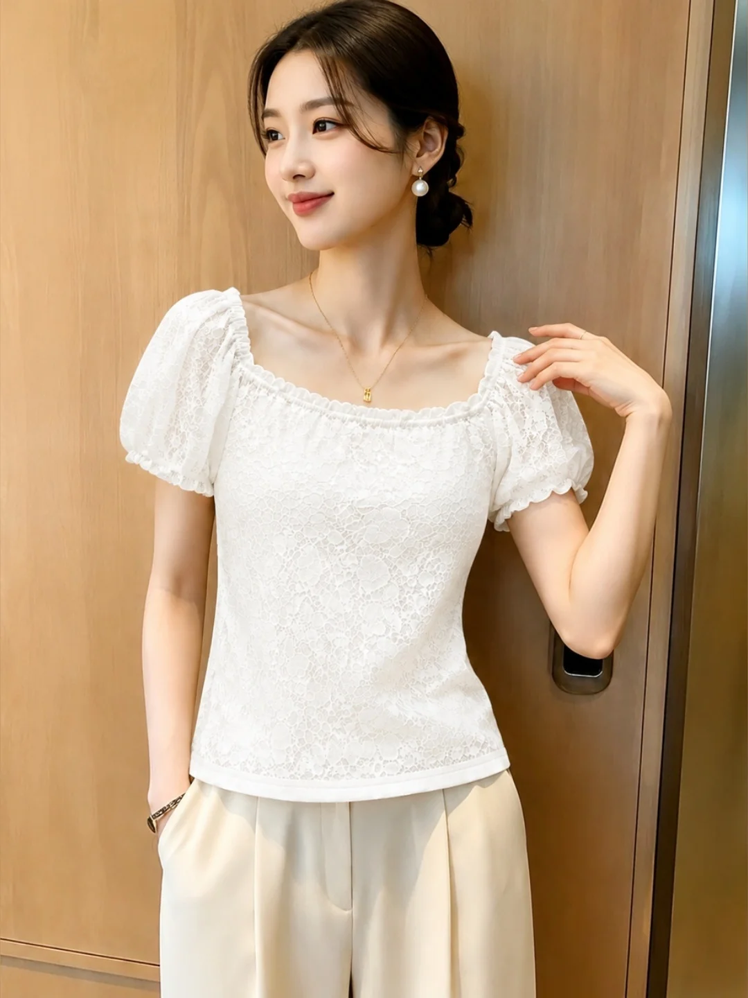 Fashionable Lace Patchwork Shirt Short Sleeve Commute Women's Style Korean Version Straight Cut Silk Top Design Sensation