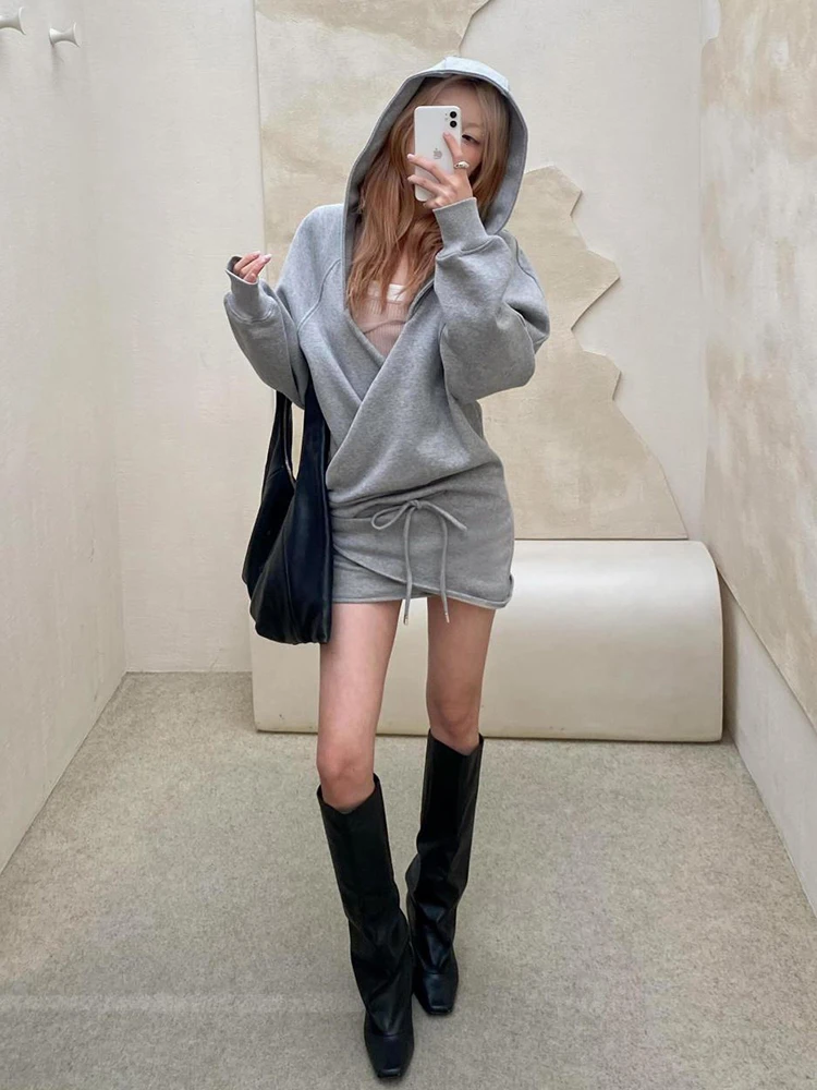 Fleece-lined sweatshirt dress—a stylish, chic grey slim-fit hooded dress with a drawstring, new for Autumn 2026.