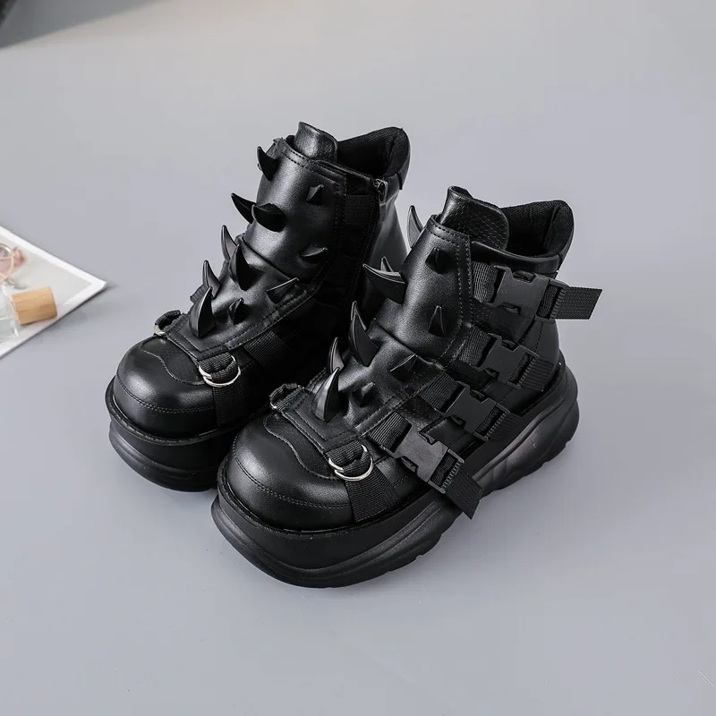 New Punk Thick Sole Sneakers Retro Bull Studs Heavy Metal Custom Casual Shoes
