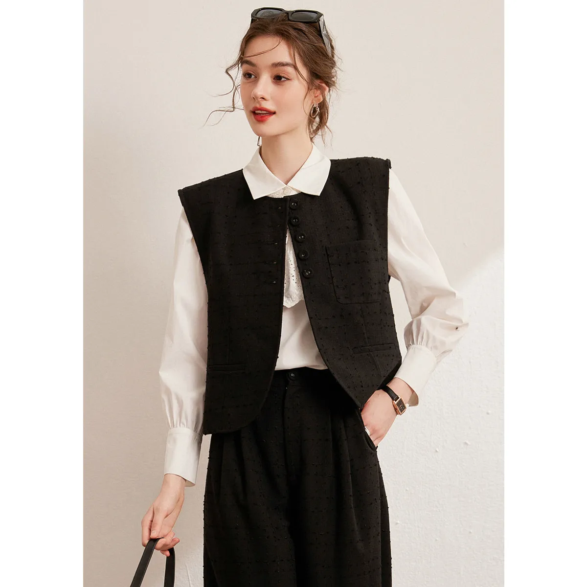 LOUISYAO Lazy Style Office Lady Vest 2025 Spring Autumn Women Curved Hem Sleeveless Chic Street Gilet Top 