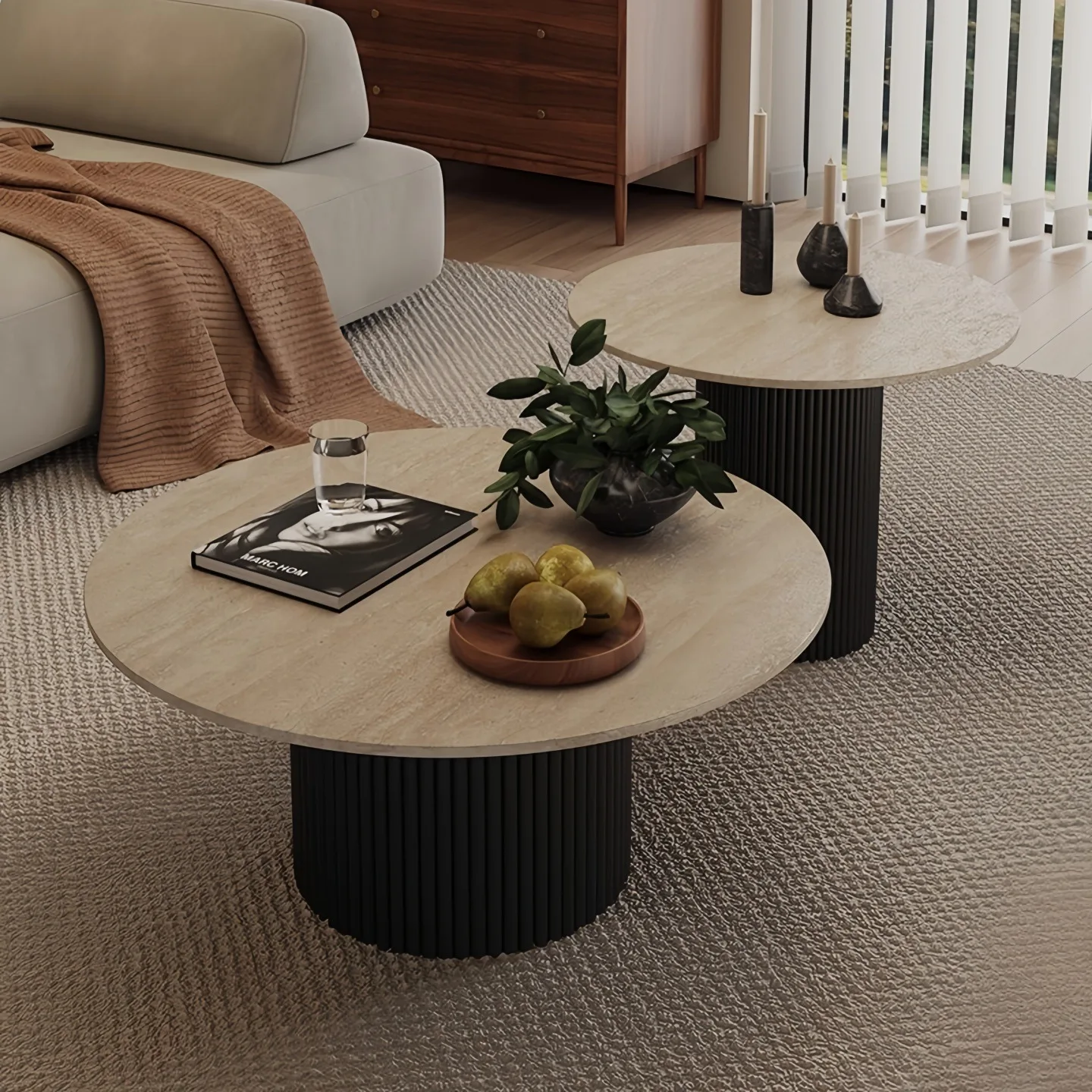 الترافرتين، بلاطة الصخور، طاولة القهوة، المجموعة، مستديرة، غرفة المعيشة، منزلية، شقة صغيرة بسيطة، حديثة #5