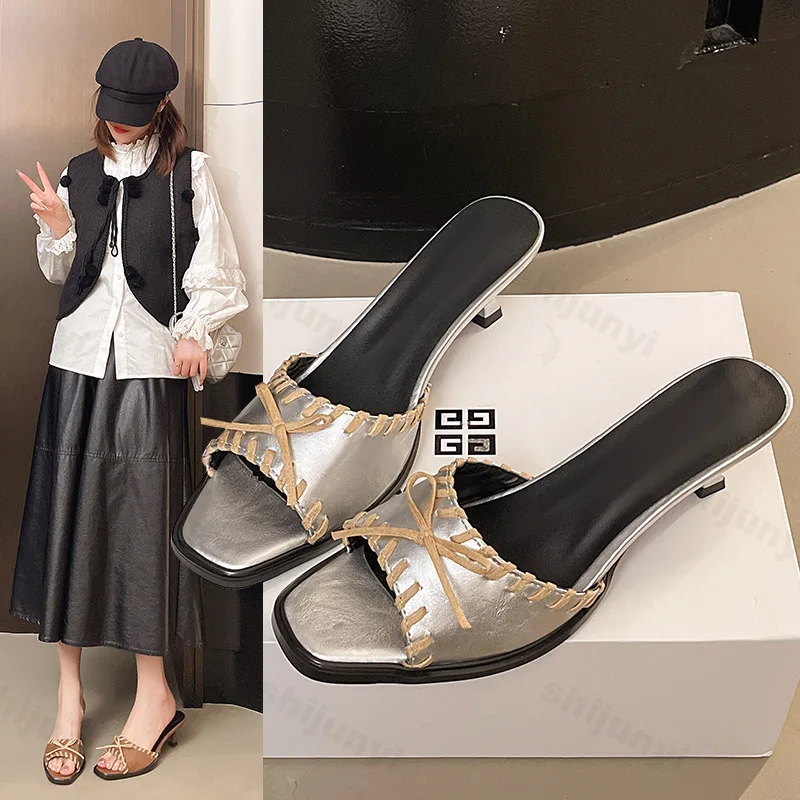 

Fish Mouth Slippers Slim Heels Square Heads 2025 Summer New Fashion High Heels Women's Korean Version Elegant Bow Design Sandals