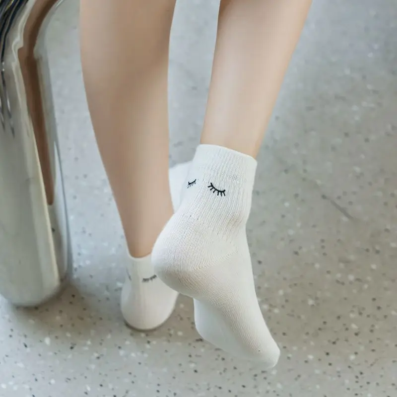 Women's Socks Solid Color Medium Cylinder Eyelash Embroidery Cotton Breathable You Can Wear It All Seasons Classic Ankle Socks