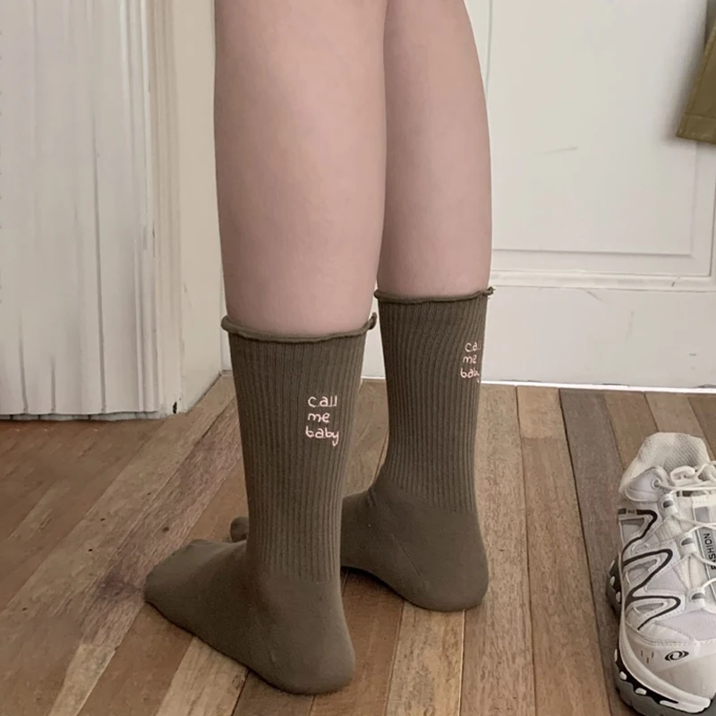 Girls' Ruffled Socks With Vertical Letter Patterns On The Heels Mid-Tube Breathable Stacked Socks