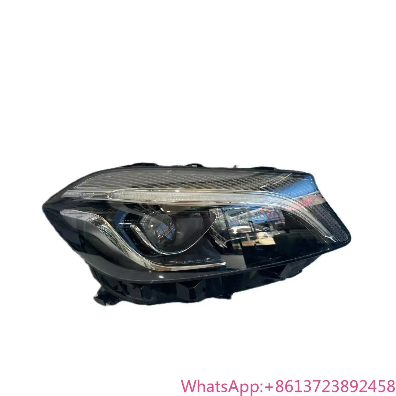 

The W176 Is Suitable for Mercedes-Benz A-Class A200 A180 Hernia Headlight Full LED Headlight 12-15