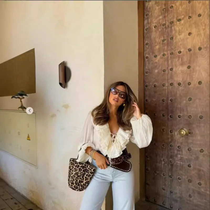 

Early Autumn New French Sweet StyleVThin Collar Long Sleeve Ruffled Shirt Top