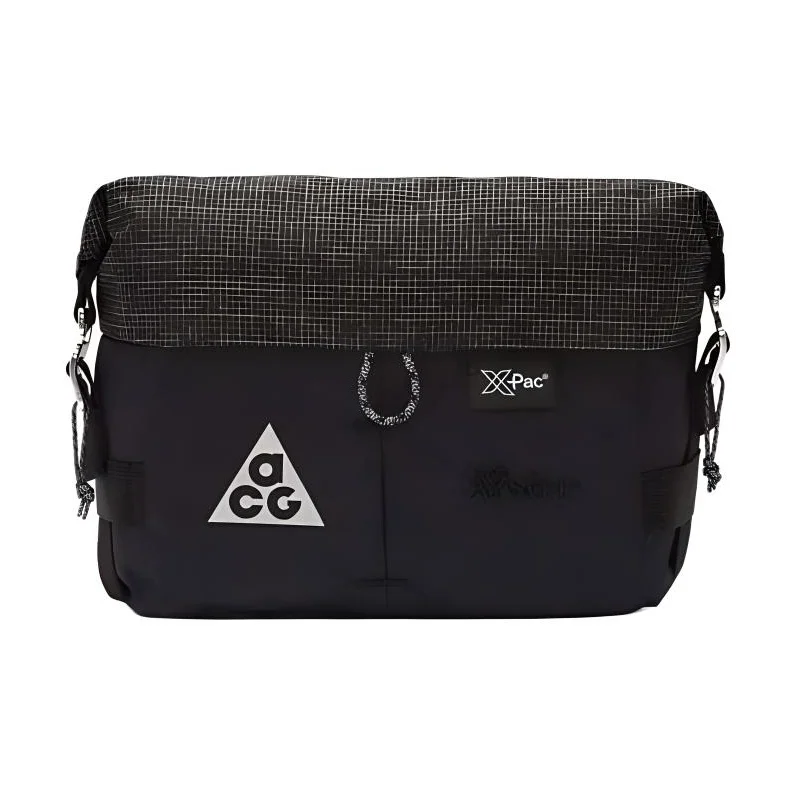 marsupio-in-tessuto-nike-unisex-nero-e-argento-metallizzato-dv4051-011