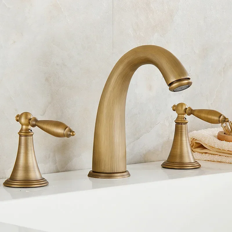 Basin Faucets Antique Brass Deck Mounted Bathtub Mixer Faucet Dual Handle 3 holes Bathroom Faucet Set Water Tap Tub Faucet