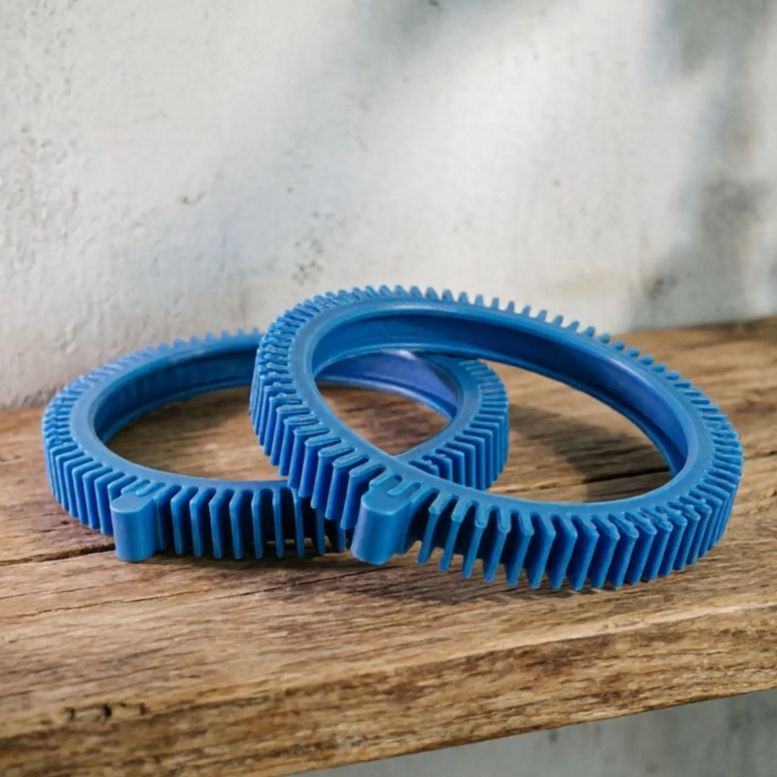 

2 Pieces Pool Cleaner Tire Blue Cleaning Robot Wheel Front Wheel Loop Easy Install Front Tire Wear-Resistant for Repair