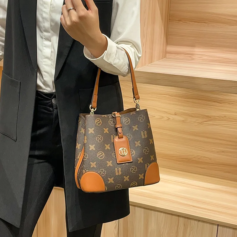 borsa-fasciatoio-in-pelle-vintage-borsa-a-tracolla-da-donna-elegante-e-minimalista-design-unico-stile-retro-trendy